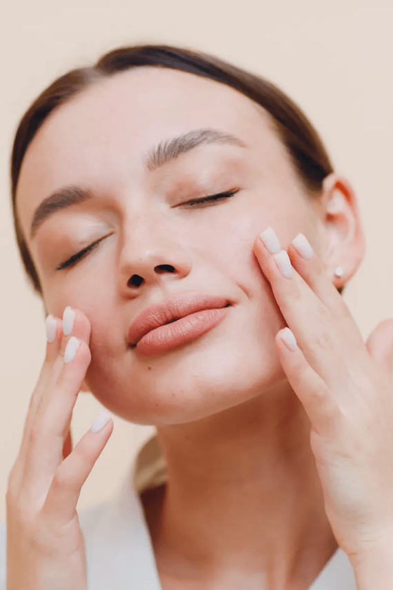 Лазерне шліфування обличчя: видалення розтяжок та рубців (лазерне шліфування шкіри)